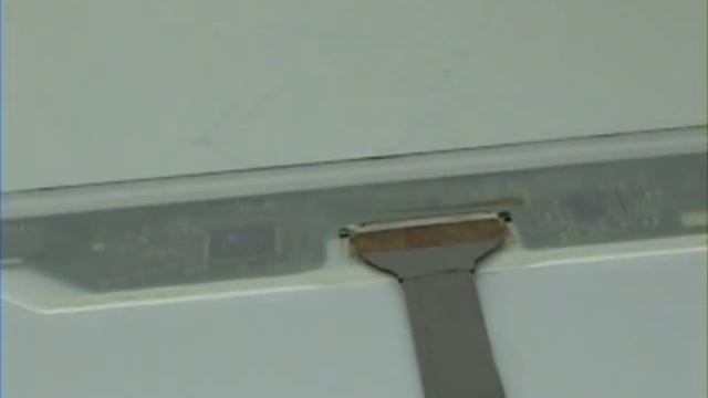 Powerbook 17" Repair - LCD Disassembly смотреть онлайн