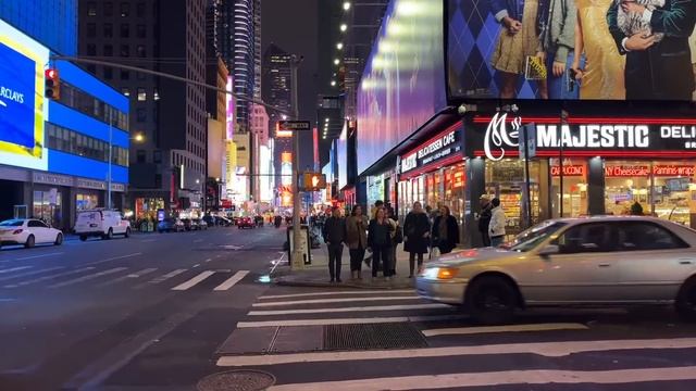 New York City Live Midtown Manhattan Thursday Night ? смотреть онлайн