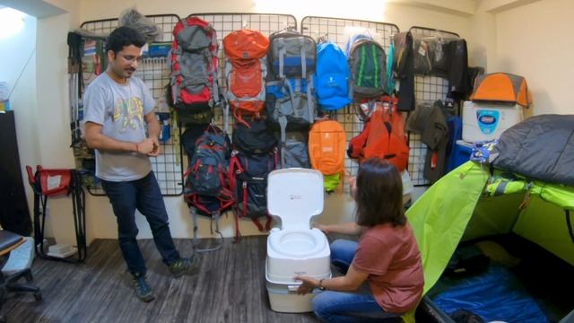 Portable Toilet For Girls, Travellers, Camper and Senior Citizen | Travel Hacks смотреть онлайн