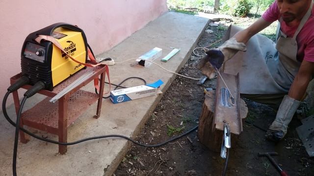 Intensiv Arc 180Vrd Test cu diferite tipuri de electrozi смотреть онлайн