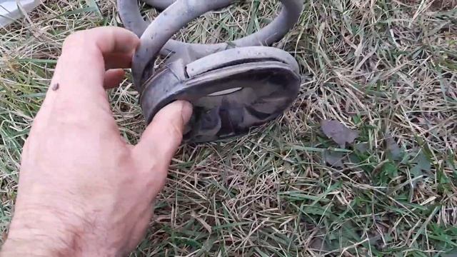 Сломалась ПРУЖИНА на Ларгусе, замена задних пружин, ОДНУ ЗАМЕНИТЬ ИЛИ ОБЕ смотреть онлайн