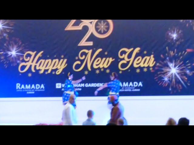 Танец Непальских Девушек в ОАЭ смотреть онлайн