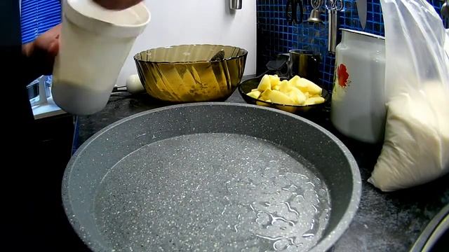 Шарлотка с яблоками смотреть онлайн