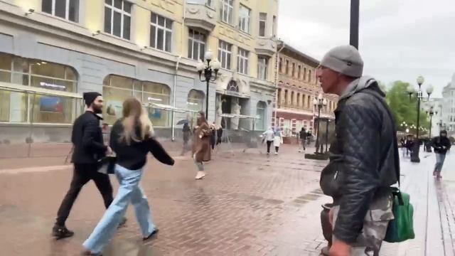 МАРК БУЛАХ УГАРАЕТ И КАДРИТ ТЕЛОК С АЛКАШОМ | ДОВЕРИЛ КАРТУ