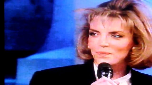 Laura Flores - Hipnotizada por Tony Kamo смотреть онлайн