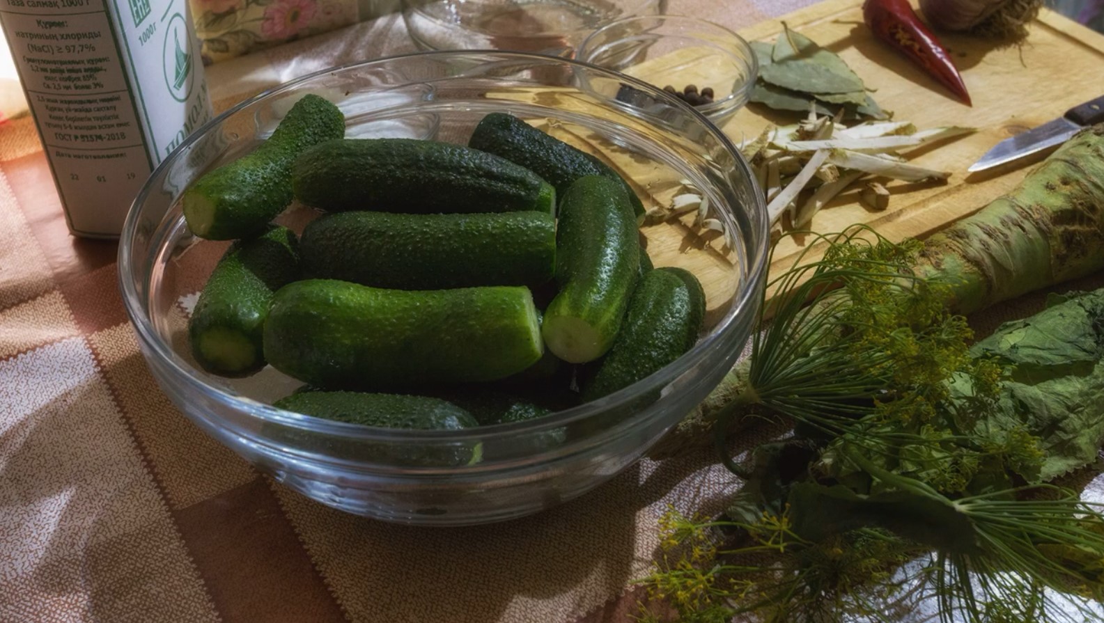 Огурчики соленые смотреть онлайн