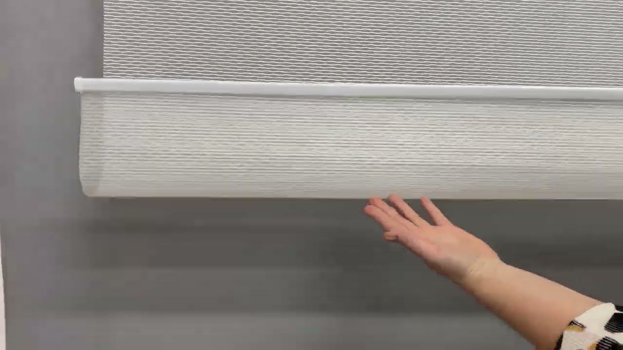 Большая рулонная штора с эффектом тюля "Волна"