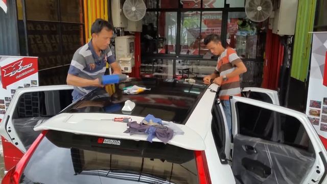WRAPPING STICKER BLACK GLOSSY HONDA JAZZ смотреть онлайн