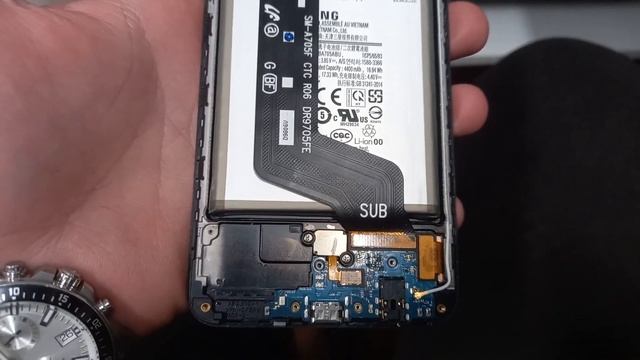 Не заряжается Samsung A70 - частая поломка , коннектор на плате !! смотреть онлайн