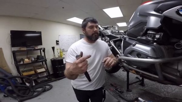 How to replace spark plugs on a 2014 R1200GS