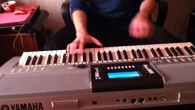 ВИРТУОЗ ИГРАЕТ НА СИНТЕЗАТОРЕ))))9 смотреть онлайн