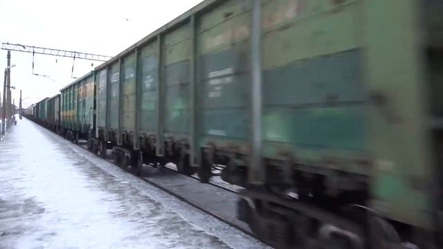 Электровоз ВЛ80С-1219 с грузовым поездом