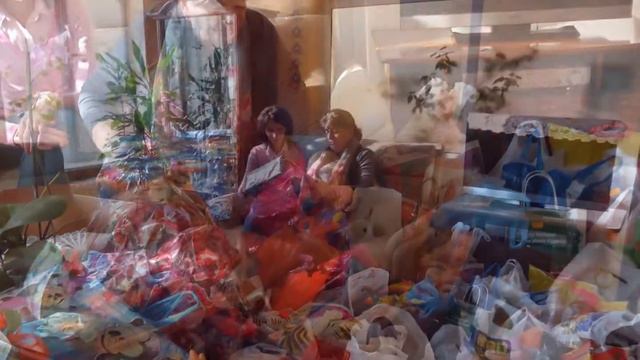 Коледни подаръци за децата от дом "Мария Терезия" смотреть онлайн
