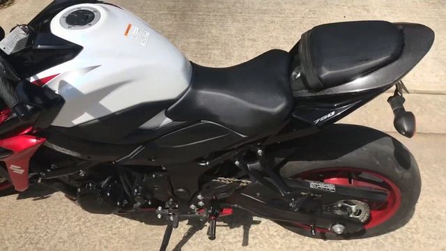 2020 Suzuki GSX-S750 смотреть онлайн