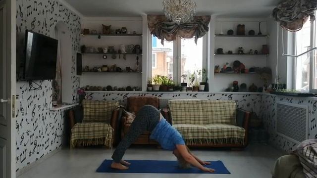 Продолжаем заниматься йогой. смотреть онлайн