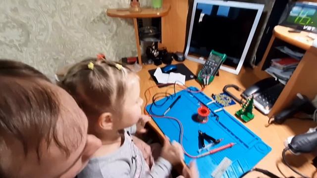 Анечка паяет! смотреть онлайн
