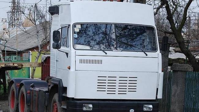 Уникальные грузовики: самоделки и не вошедшие в серийное производство. Вторая жизнь старых машин. смотреть онлайн