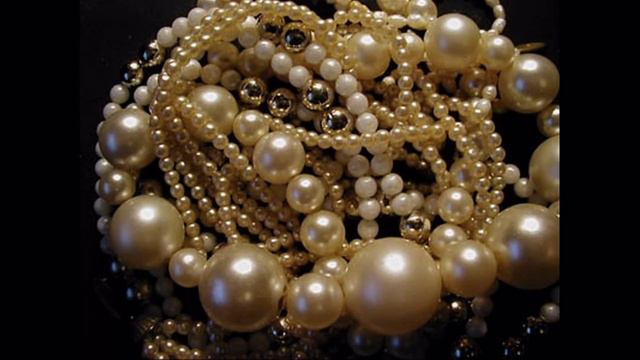 Потому что нельзя быть красивой такой  Psh