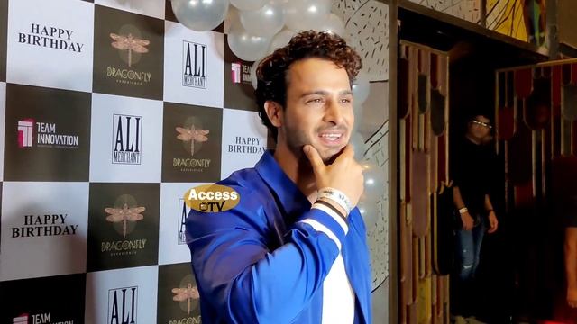 Umar Riaz Reaction On Rashami Desai & React On Bigg Boss 16 Arrive At Ali Merchant Birthday Party смотреть онлайн