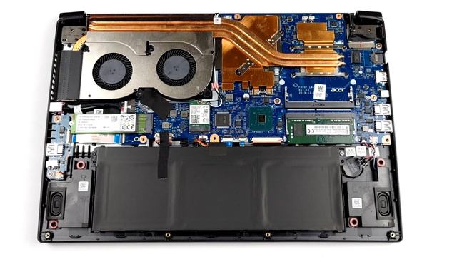 ?️ Acer Aspire 7 (A715-75G) - Disassembly And Upgrade Options