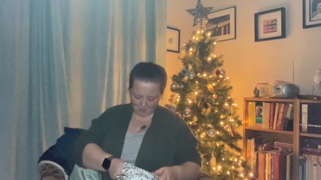 Jolabokaflod Book Unwrapping смотреть онлайн