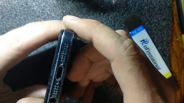 Як почистити гніздо зарядки на Iphone смотреть онлайн