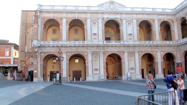 Италия, Лорето Дом Чёрной Мадонны. Боюсь Римского Воина. Loreto, Marche смотреть онлайн