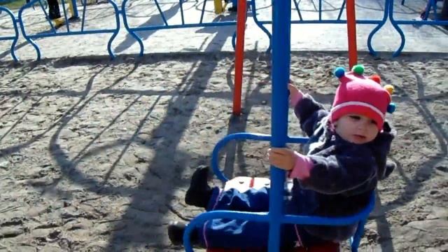 ЛЯЛЯ little blogger/ Качели и горка смотреть онлайн