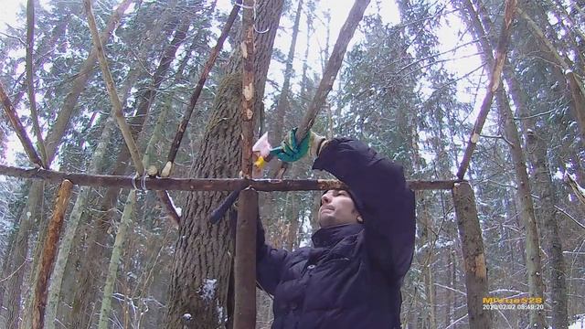 Балаганчик 2 часть. Лесной домик из стрейч плёнки.