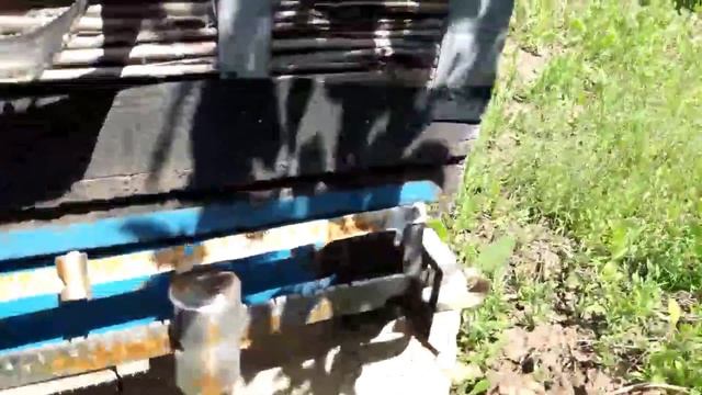 Первый пчелиный РОЙ в этом сезоне! Как поймать рой пчел смотреть онлайн