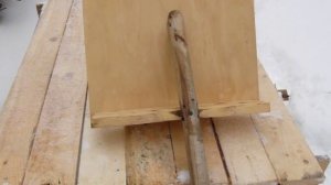 Снег прилипает к деревянной лопате  Решение этой проблемы