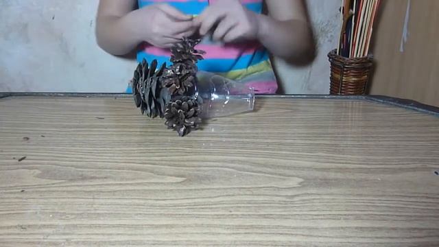 ДЕЛАЕМ ЁЖИКА ИЗ ШИШЕК смотреть онлайн