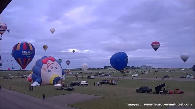 Time-lapse décollage de montgolfières du 23/07/2017 soir смотреть онлайн