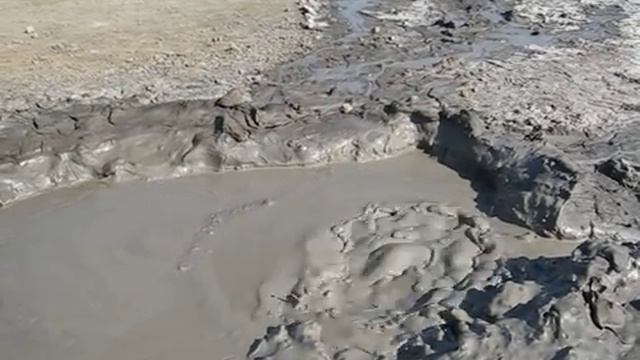 Грязевой вулкан в Крыму.avi смотреть онлайн