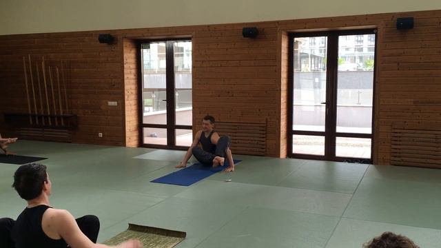 Oleg Dotsenko Yoga Neyoga Ashtavakrasana смотреть онлайн
