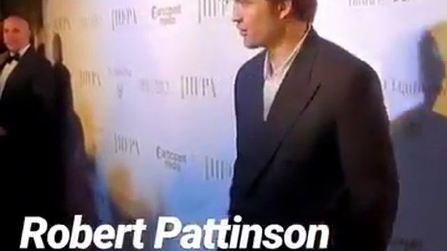 Фотоколл Роберта на вечеринке HFPA в Каннах смотреть онлайн