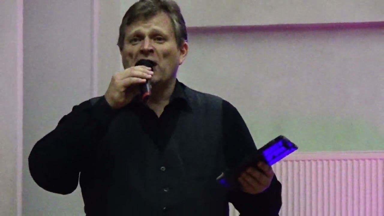 Песня про дельфинов исполняет Владимир Александров смотреть онлайн