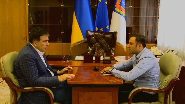 Михаил Саакашвили с собаками и автоматами смотреть онлайн