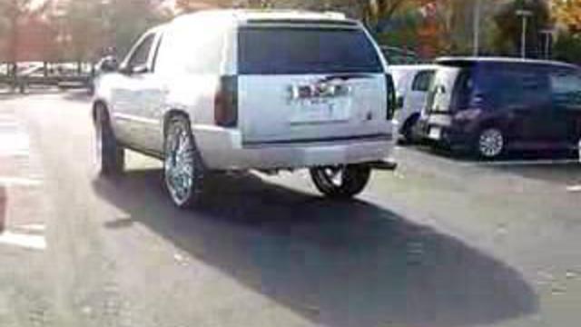 '07 ESCALADE на 30 дюймовых дисках смотреть онлайн