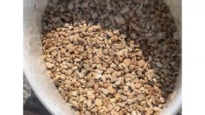 Как склеить природную гальку или каменную крошку