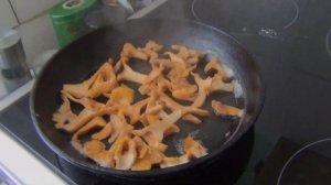 Как пожарить лисички  грибы жарить рецепт на зиму