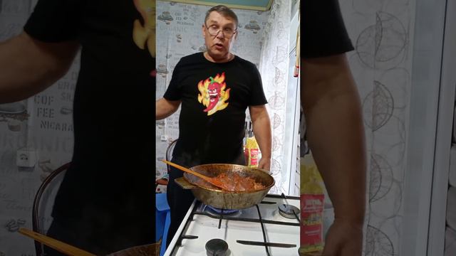 Мясо по этому рецепту получается Нежным и очень Вкусным. Тушеная Говядина с черносливом и курагой. смотреть онлайн