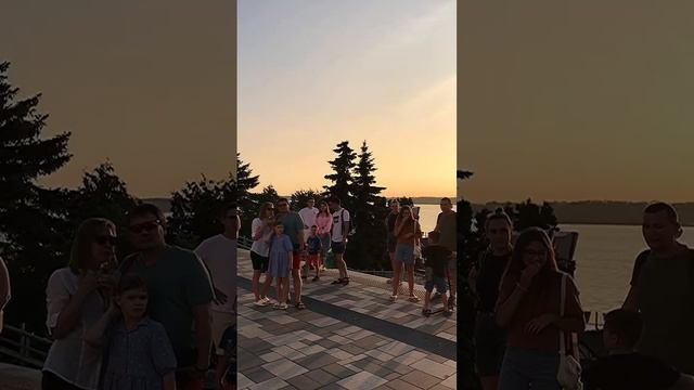 Танец «бачата» на набережной в Самаре #самара #танец #танцы #самара63 #bachata #бачата #dance смотреть онлайн