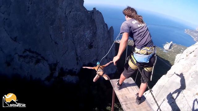 Виталий Ильяс-Кая прыжки с верёвкой в Крыму с командой Skyline смотреть онлайн