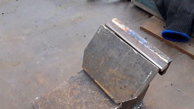 НЕ ВЫБРАСЫВАЙТЕ СЛОМАНЫЕ ТИСКИ смотреть онлайн