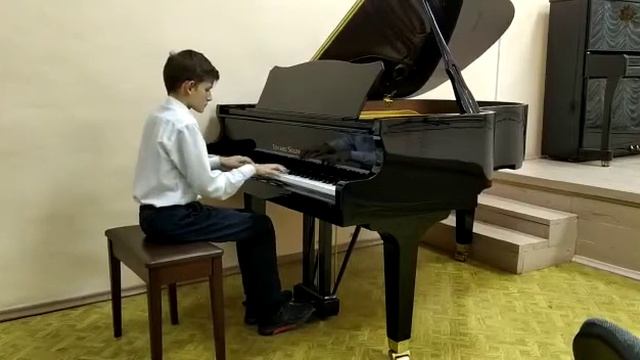 Шерстюков Геннадий. Л.Бетховен Лëгкая соната до мажор. В. Гаврилин Каприччио.