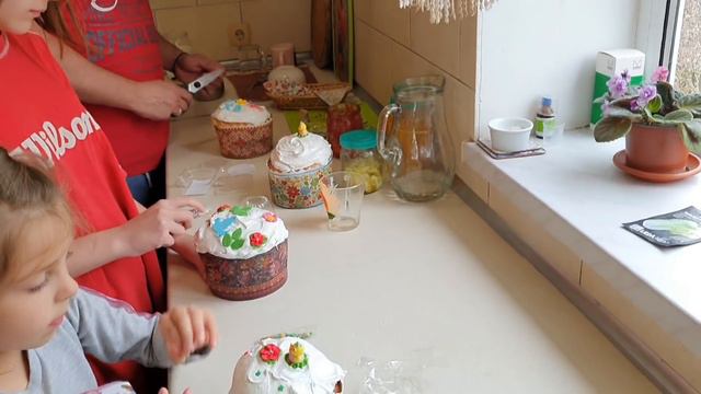 Украина. Предпраздничные пасхальные хлопоты. Ukraine. Easter pre-holiday chores. смотреть онлайн
