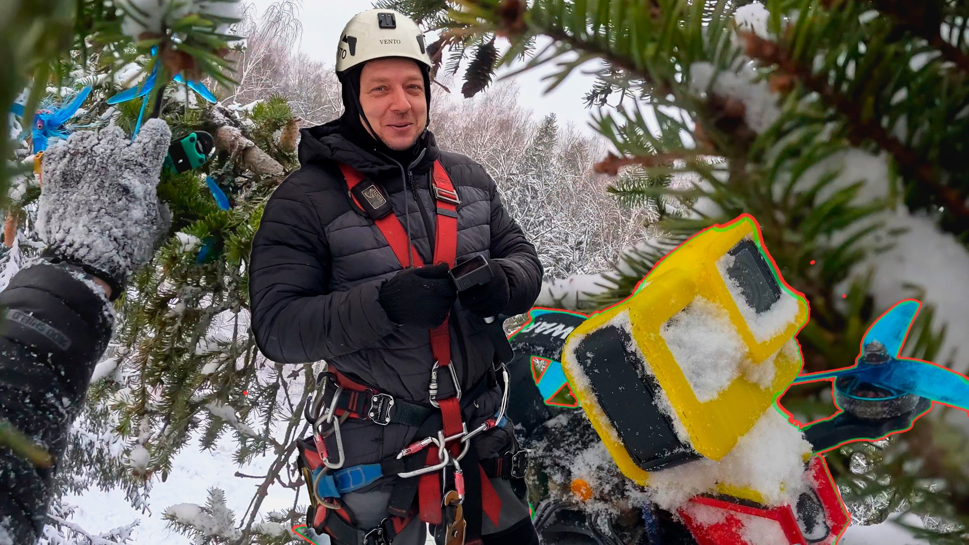 Как снять дрон с дерева? Вызвать промышленного альпиниста. смотреть онлайн