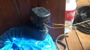 Заряжаем автомобильный аккумулятор зарядником от шуруповерта