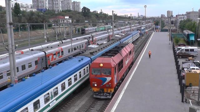 Тепловоз ТЭП70БС-067 на станции Волгоград-I смотреть онлайн